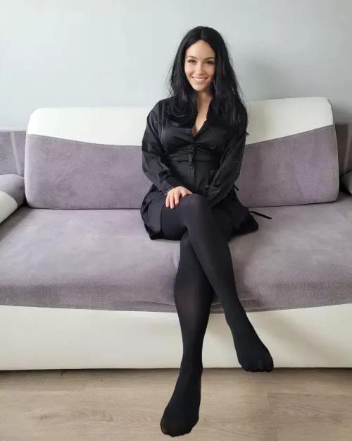 Black opaques. Message me to share tights photos.