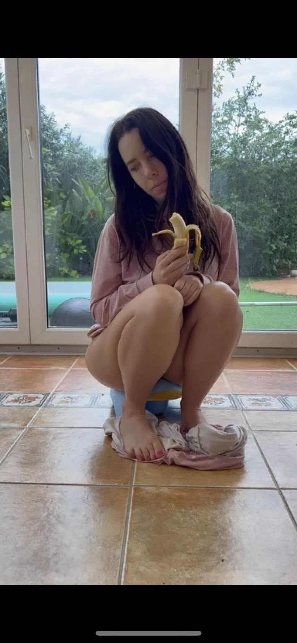 Breakfast and pee 🍌