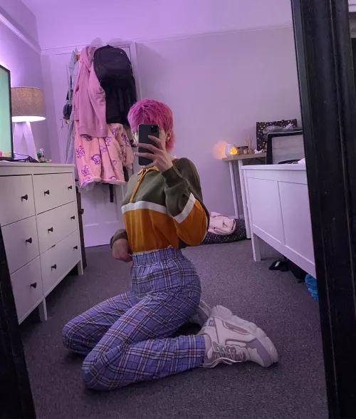 can you believe this person boosts people in valorant ew 😵‍💫