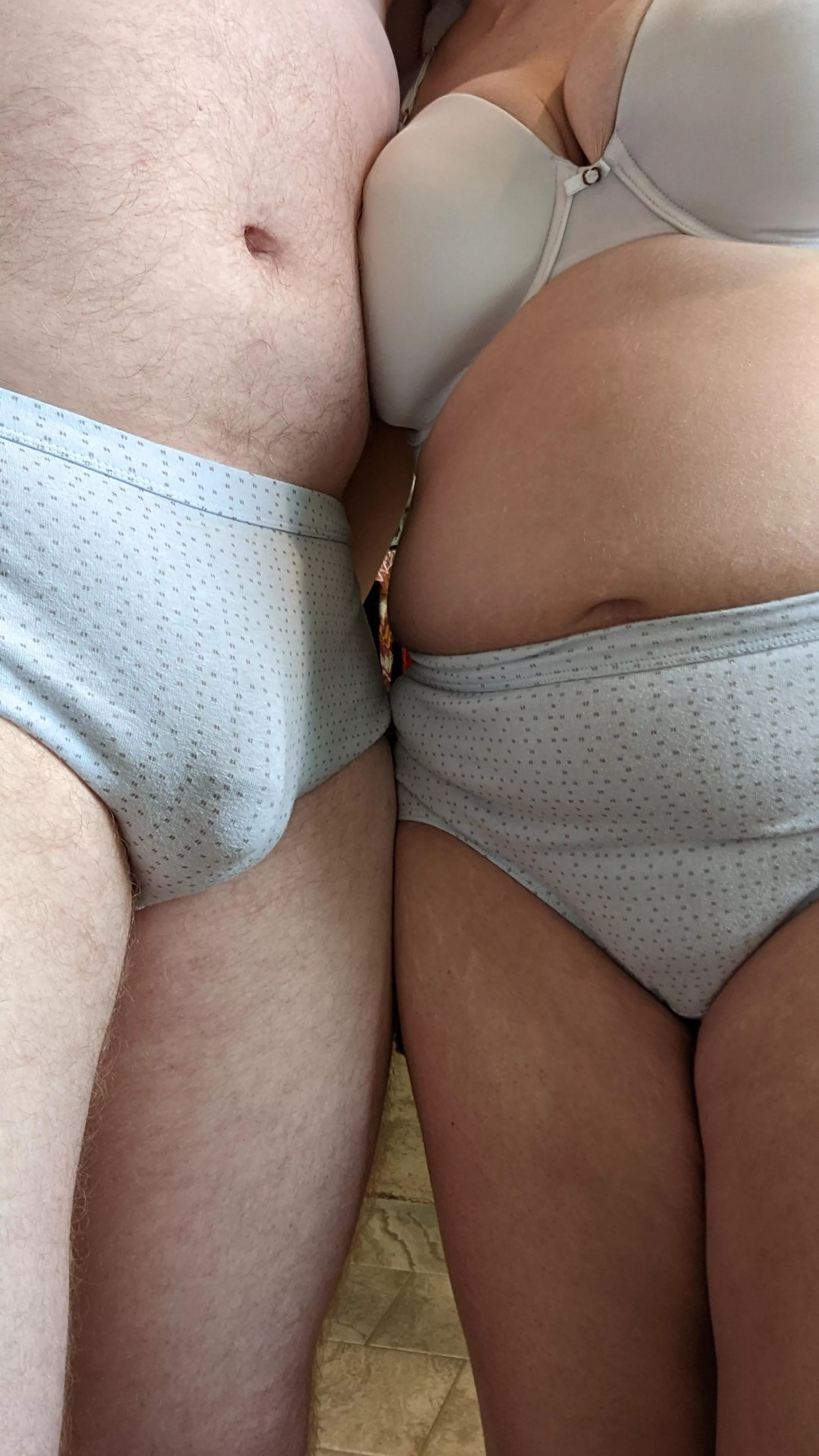 couple_in_panties