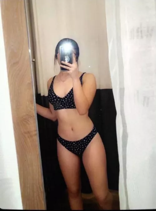 Dm to see what’s under💋