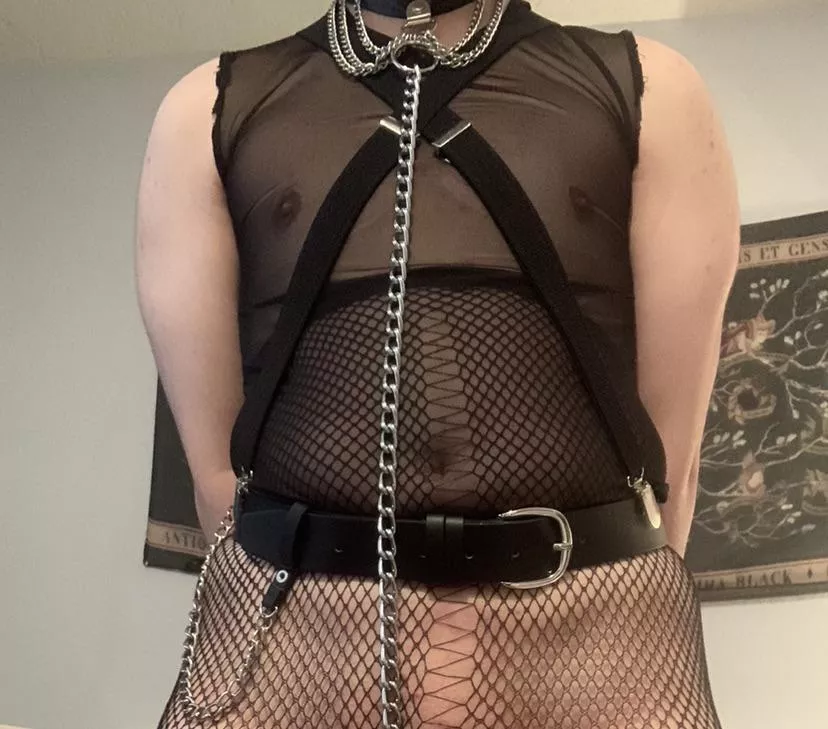 Do I look handsome with chains on?