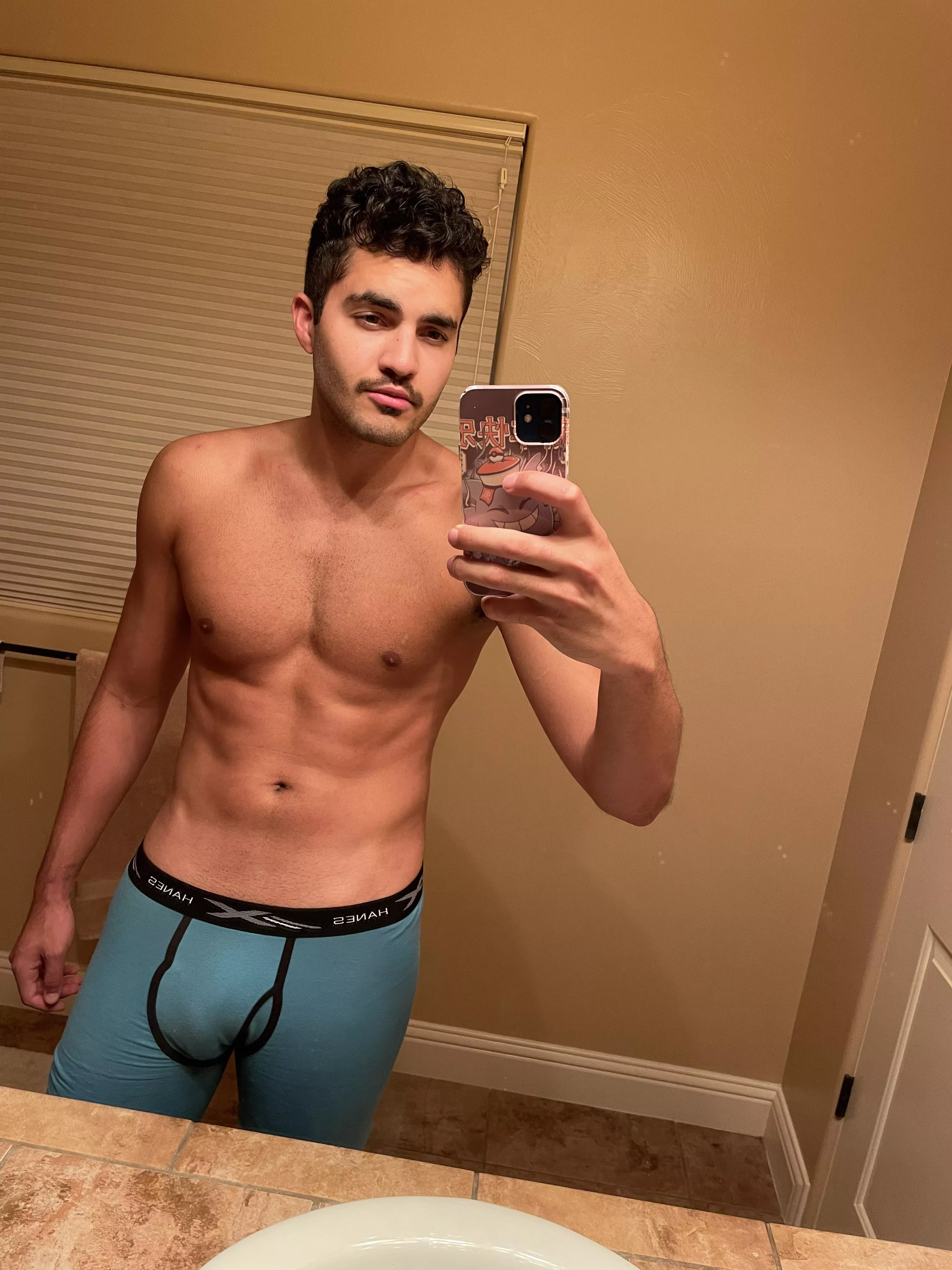 Don’t mind the Hanes lol