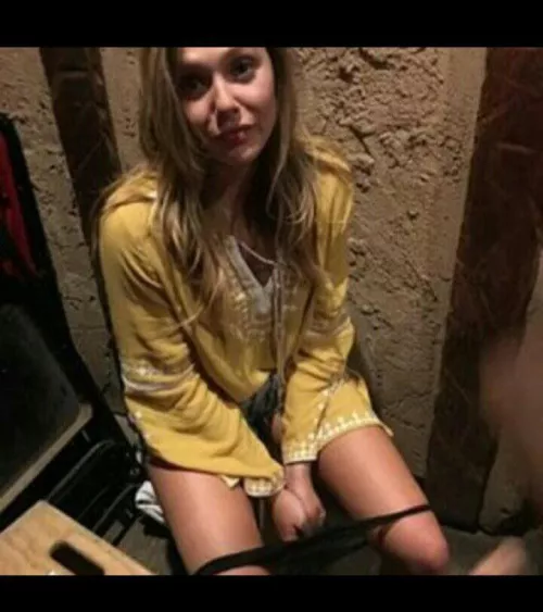 Elizabeth Olsen pic taken by Aubrey Plaza