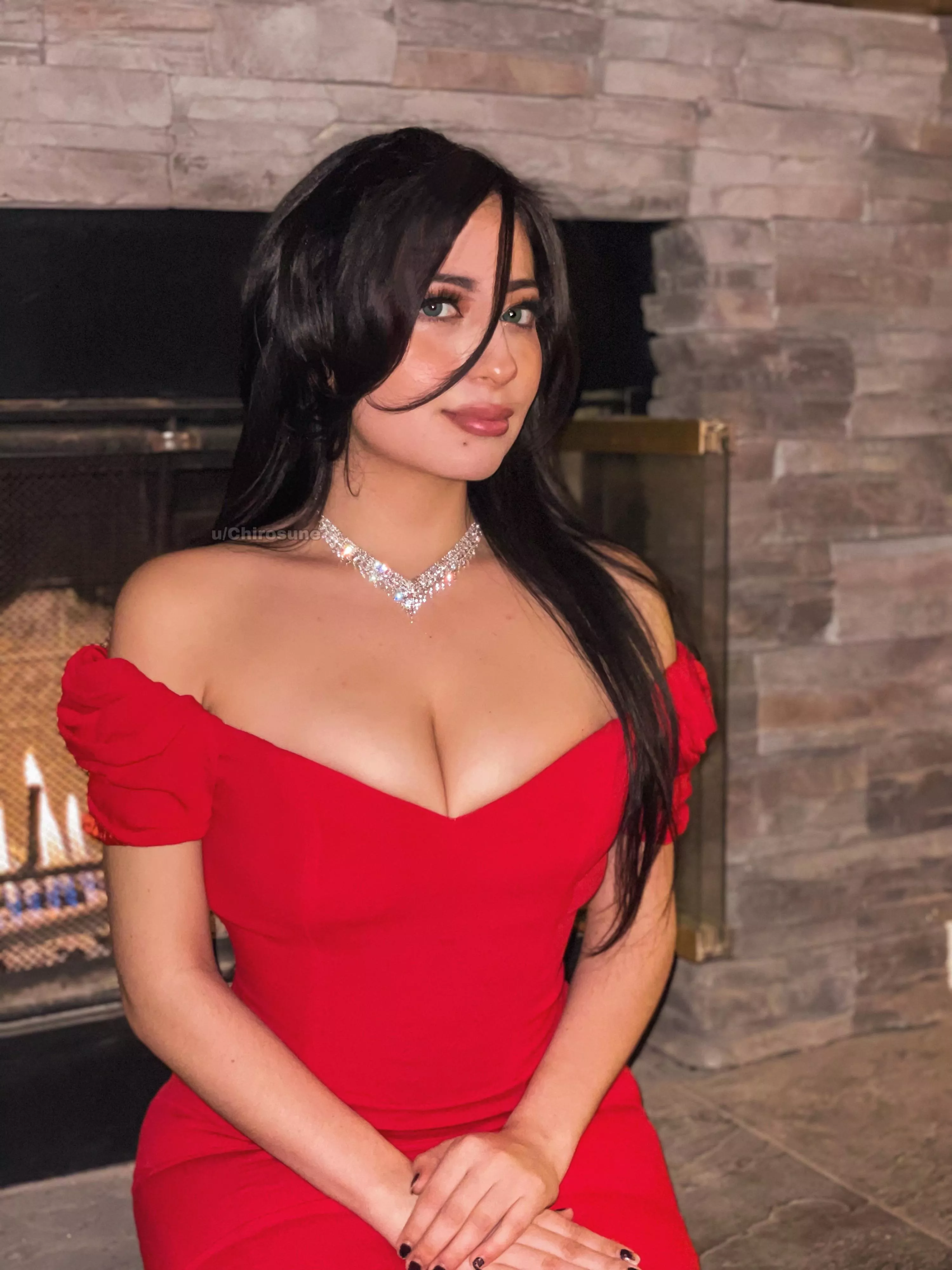 (F) I love wearing dresses.