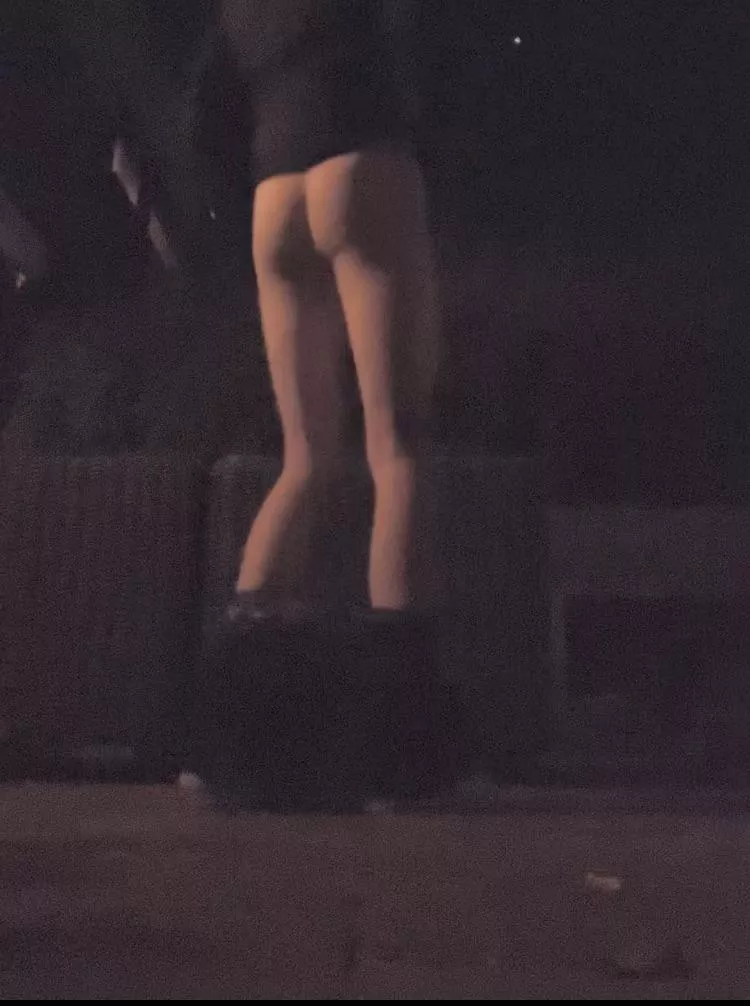 Freezing my cute butt off❄️