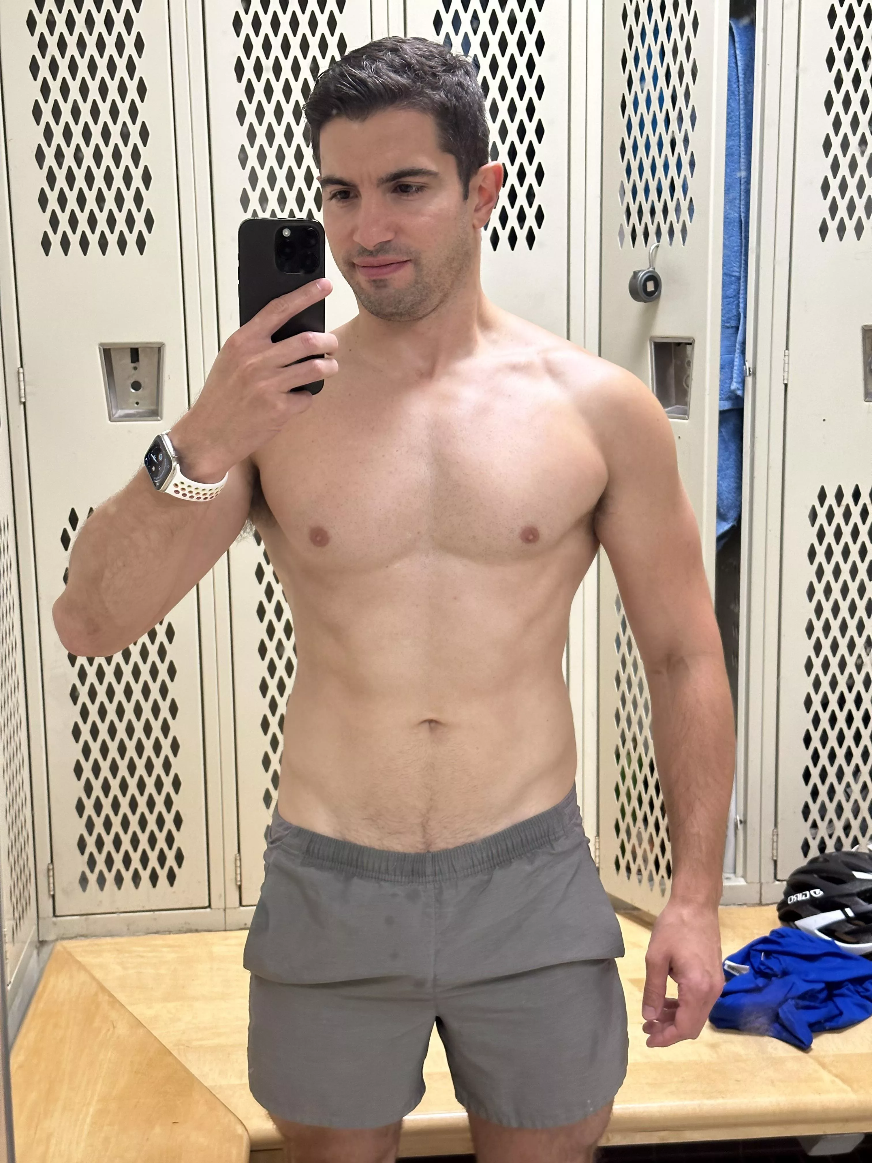 Getting started early on my New Year’s resolution to be more body positive! Nervously presenting: my first ever shirtless photo