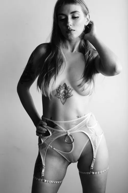 hi everyone am i your type of girl? :)