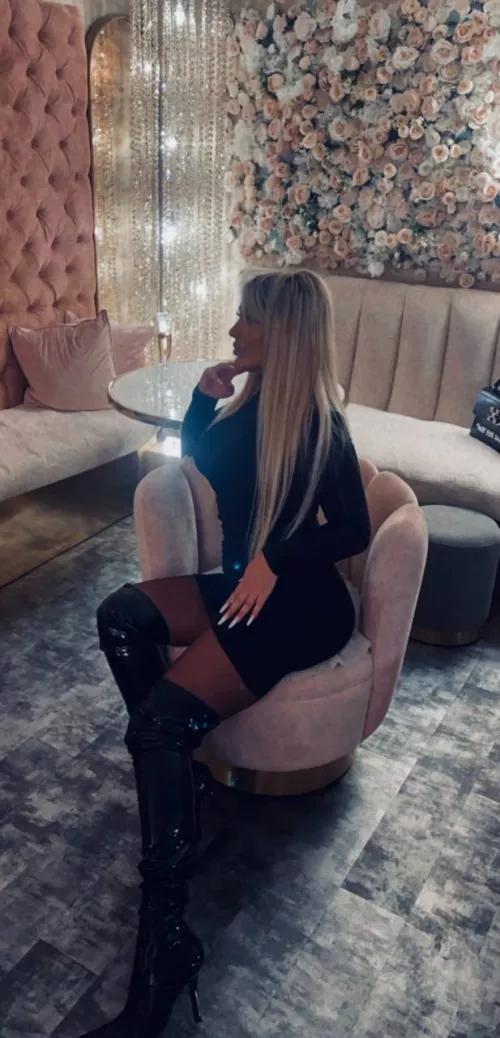 💛I can suck up all your fluids until you dry up inside💜