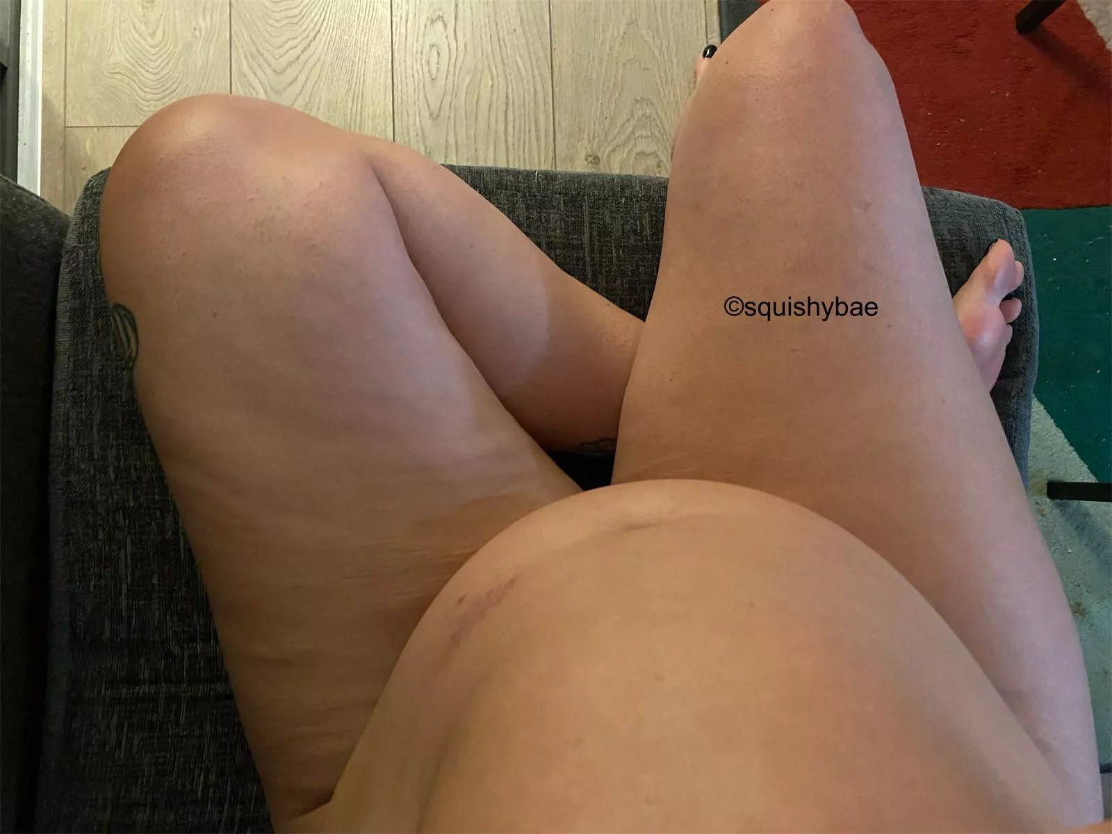 I don’t know what’s more impressive, the belly, cellulite on my thighs or the fact you can’t see my panties 🙊