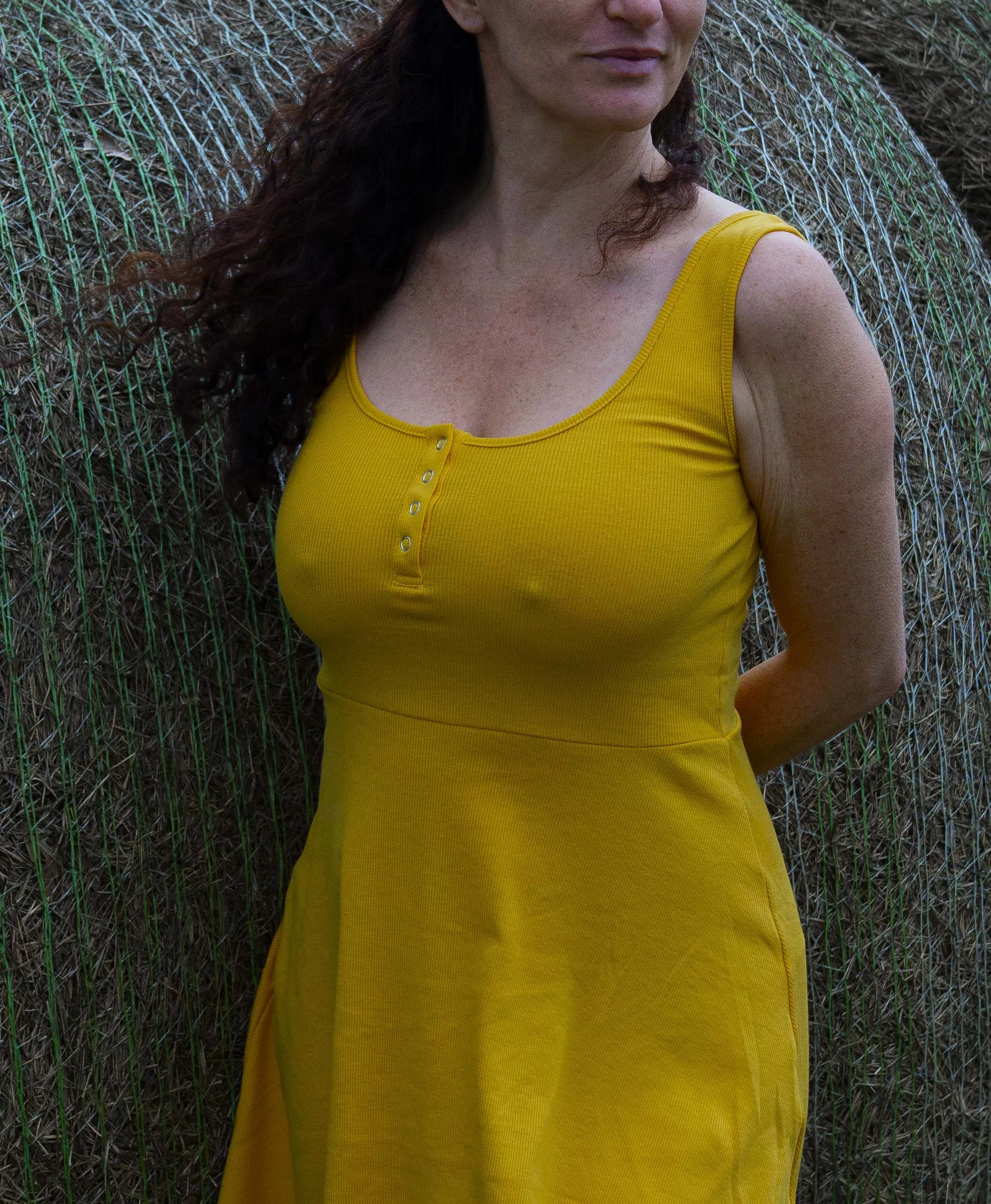 I don't think this dress fits em