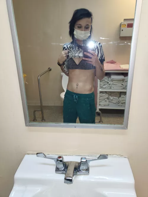 I hate that my scrubs hide my petite figure😜