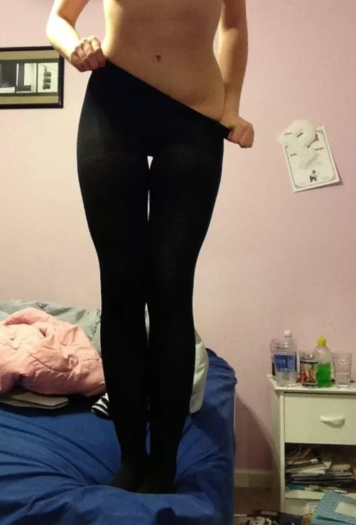 I like to wear pantyhose without panties🤦