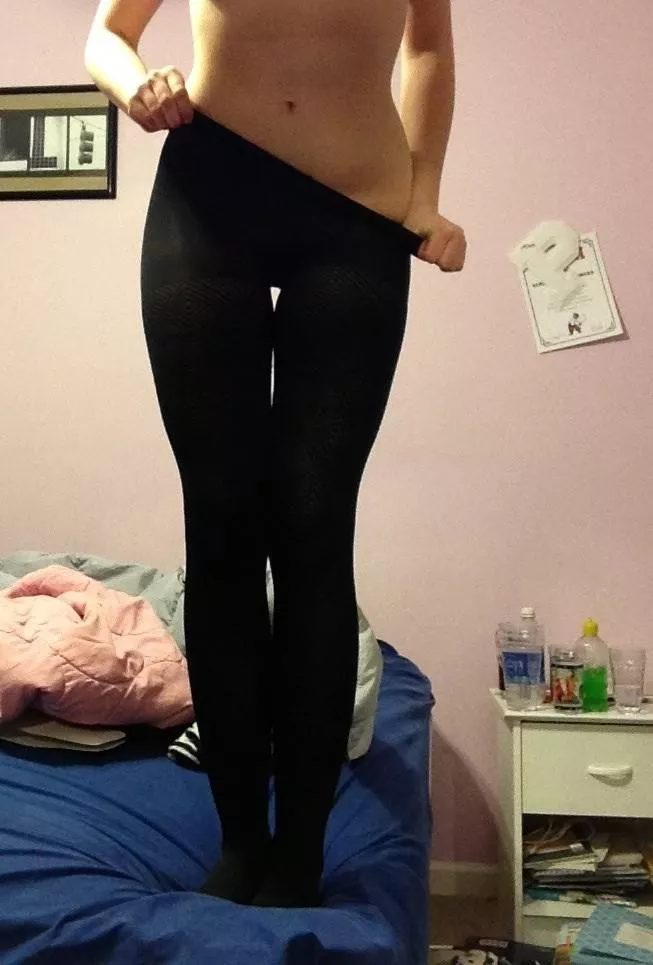 I like to wear pantyhose without panties🤦