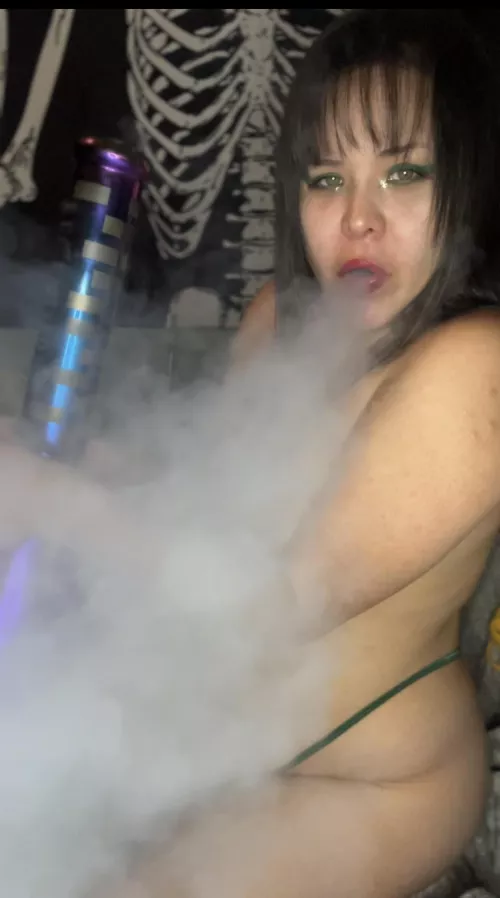 I love blowing big clouds 💚🍃💨