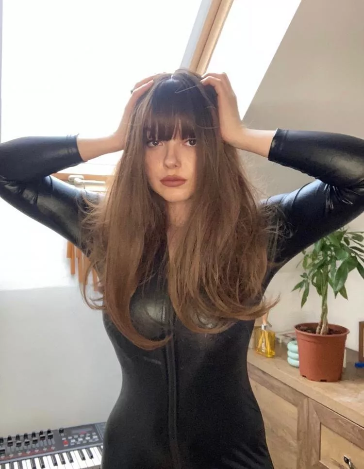 I'd crush your dicklet with my mommy's thighs