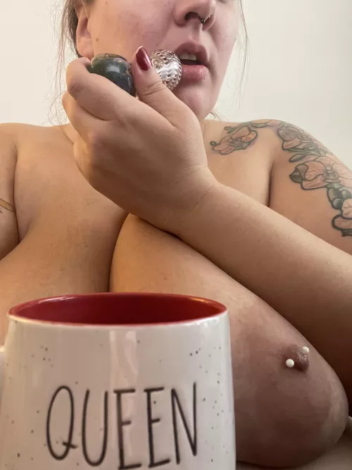 I(f) you had a Queen a ask you to have coffee and a smoke with you, how would you reply?