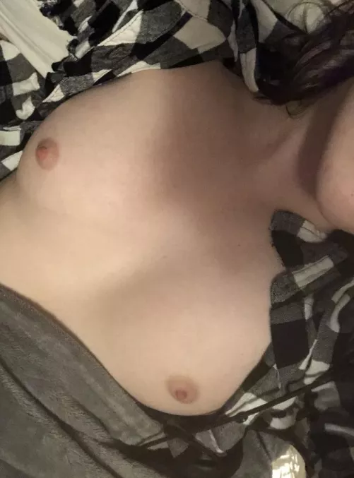 just a in bed n’ play games kind of day :)