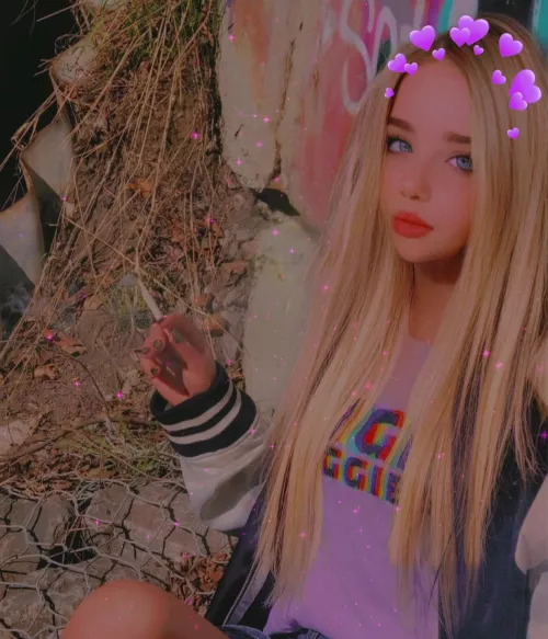 Just me, alone :( but stoned asf ✌🏻💕