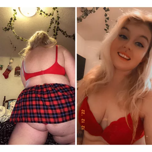 Let’s play a game? Every like this gets I leave my vibrator on my clit for five minutes 🤤🤤