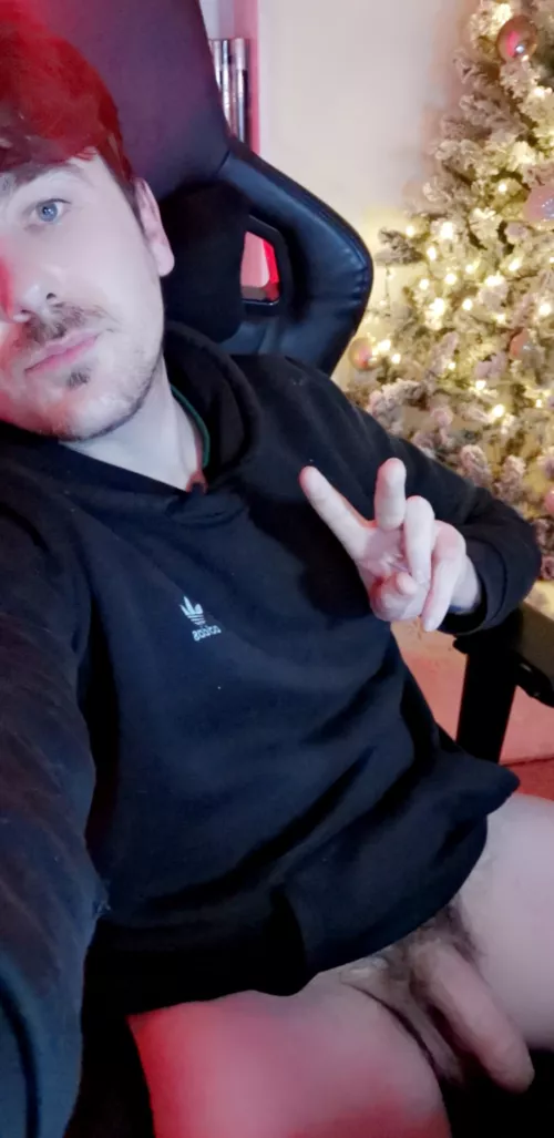 Lil selfie break between games! Can't believe it's almost Christmas 🎄