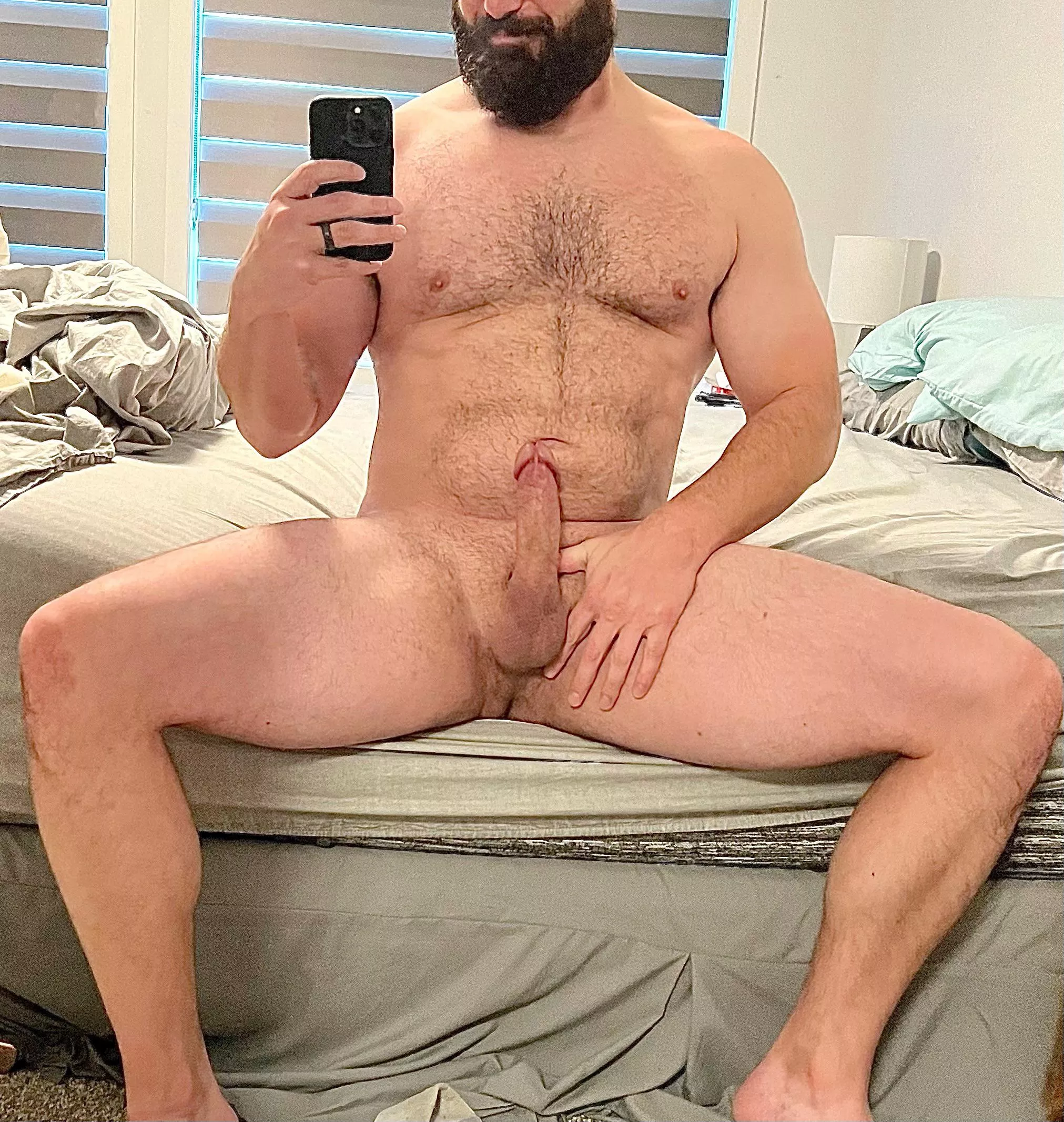 Love having a big mirror beside the bed 😏