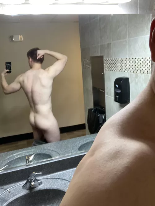 [M] I thought my back looked good here so figured I’d share :)
