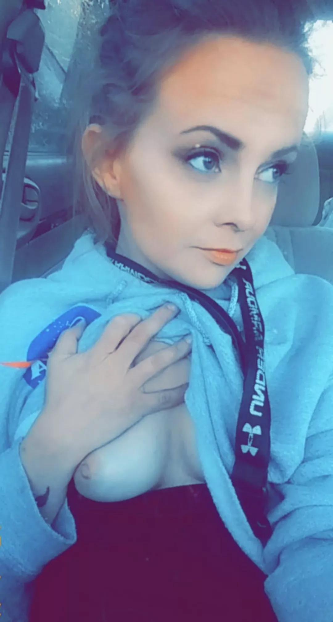 making eye contact 👀