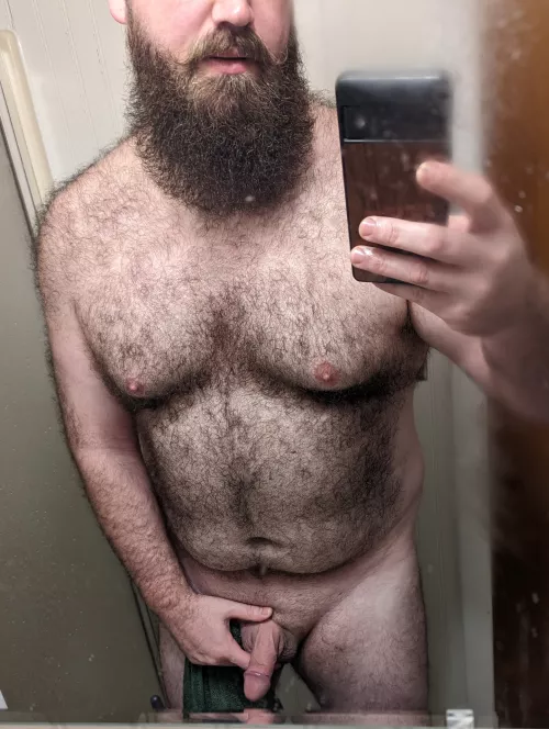 My beard is all oiled up, ready to start the day... I'd rather spend it like this though. 😏😁