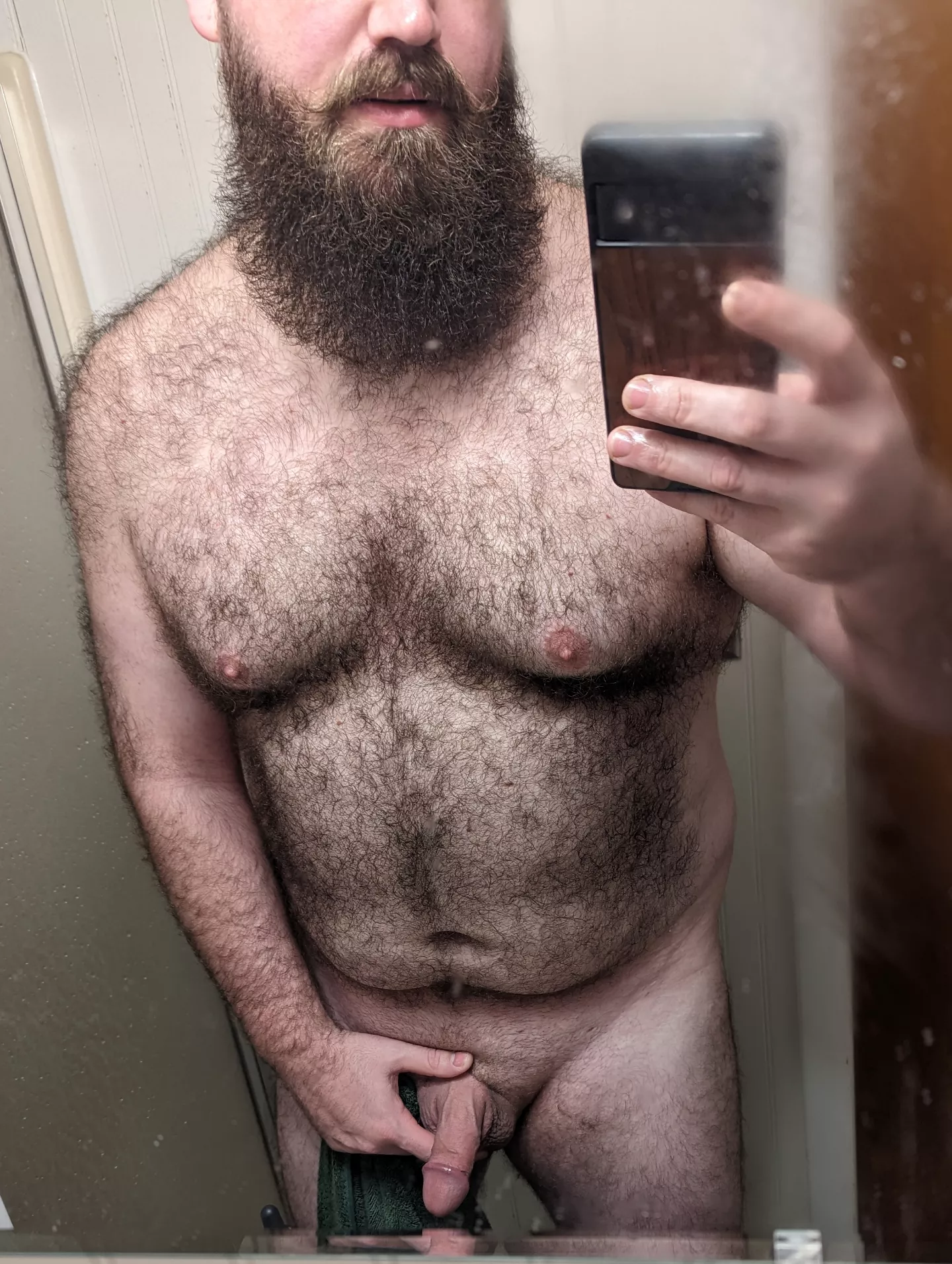 My beard is all oiled up, ready to start the day... I'd rather spend it like this though. 😏😁