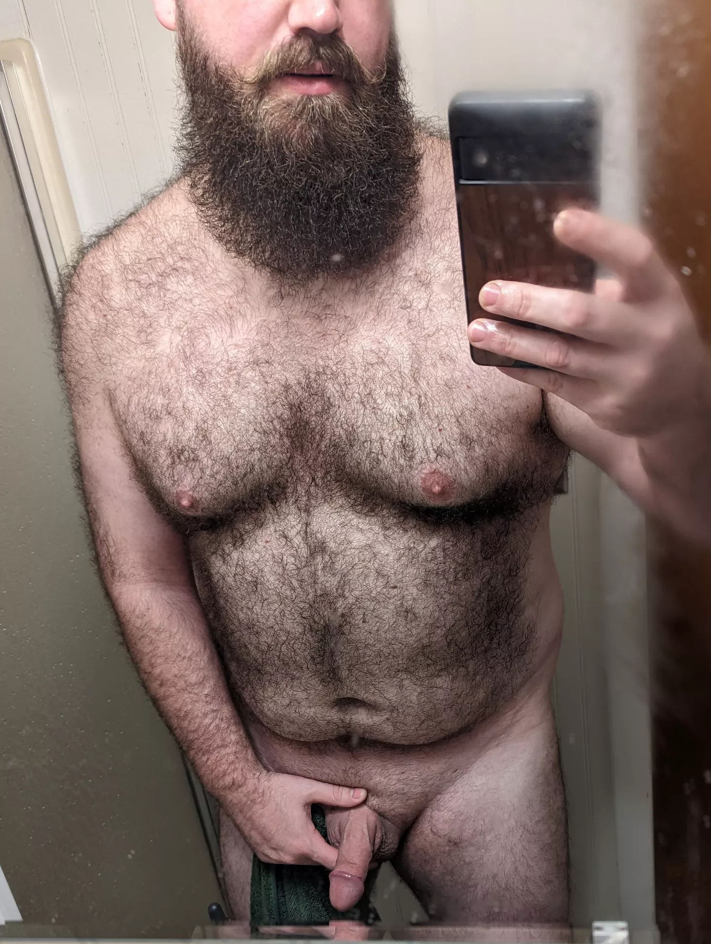 My beard is all oiled up, ready to start the day... I'd rather spend it like this though. 😏😁