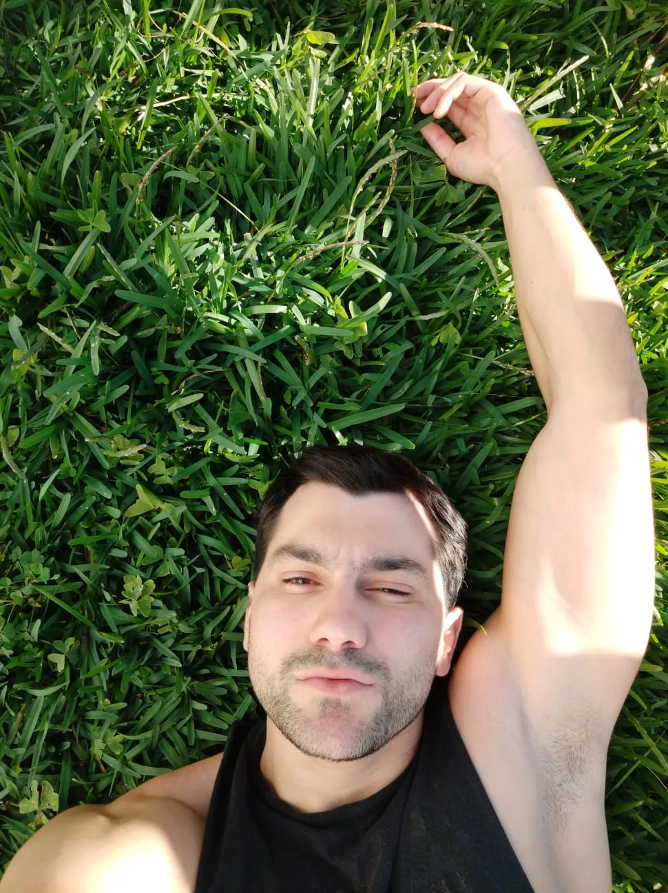 Put your face in my armpit and intoxicate yourself 😈😏