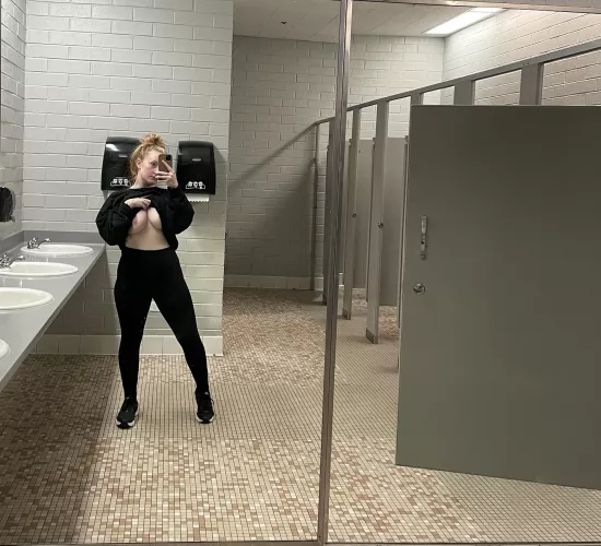 Quick flash at school🙈