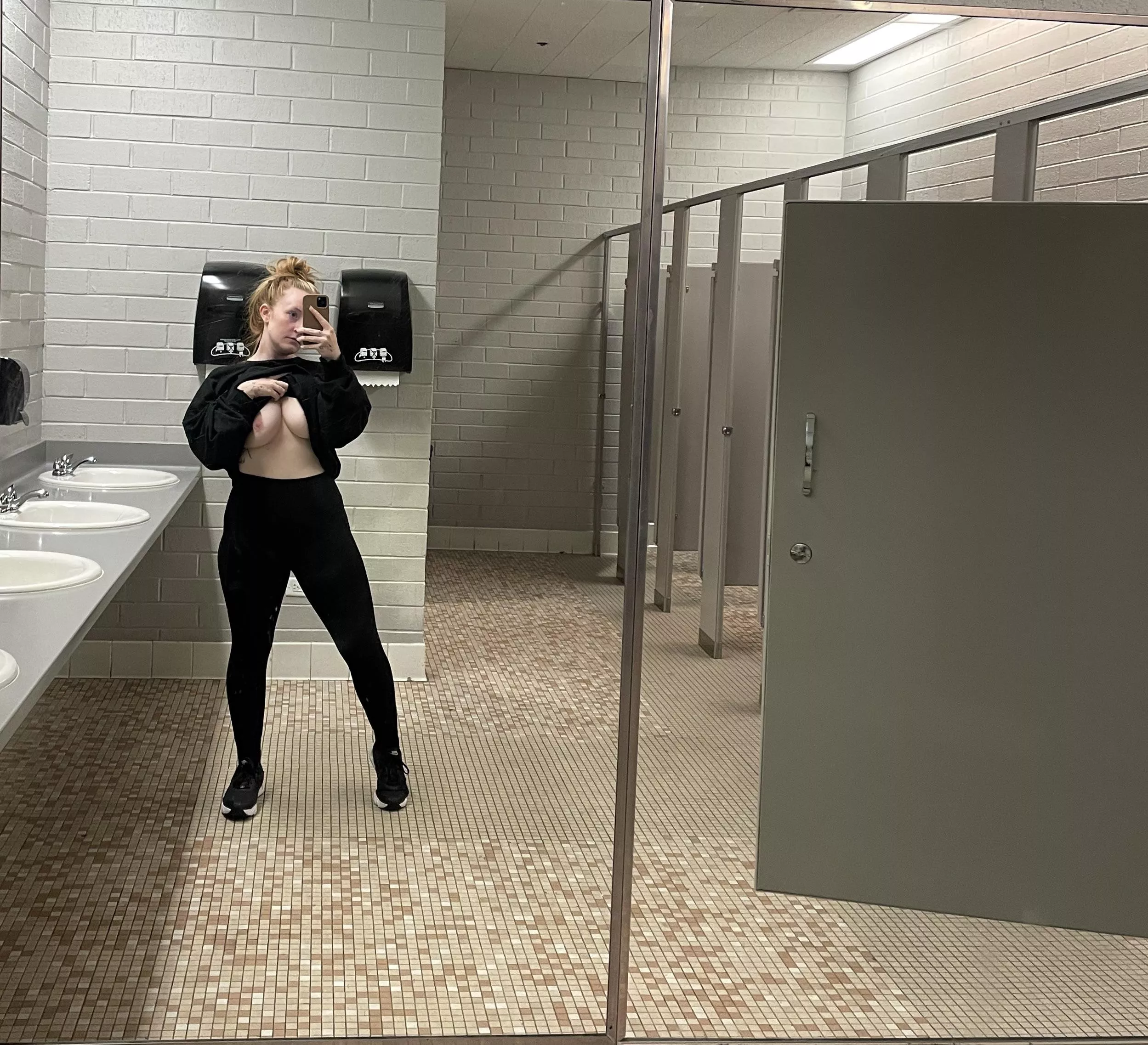 Quick flash at school🙈