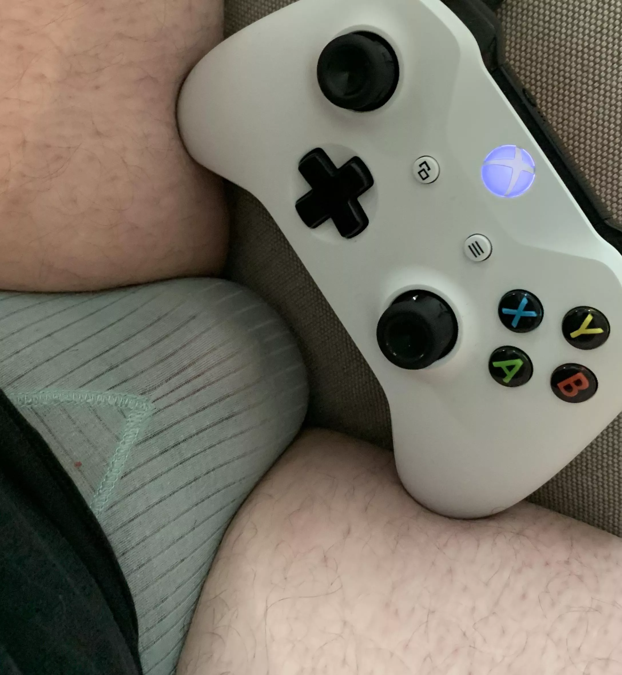 Seeing all these big dicks on Reddit has me embracing my fem side