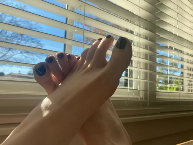 some sun on my toes