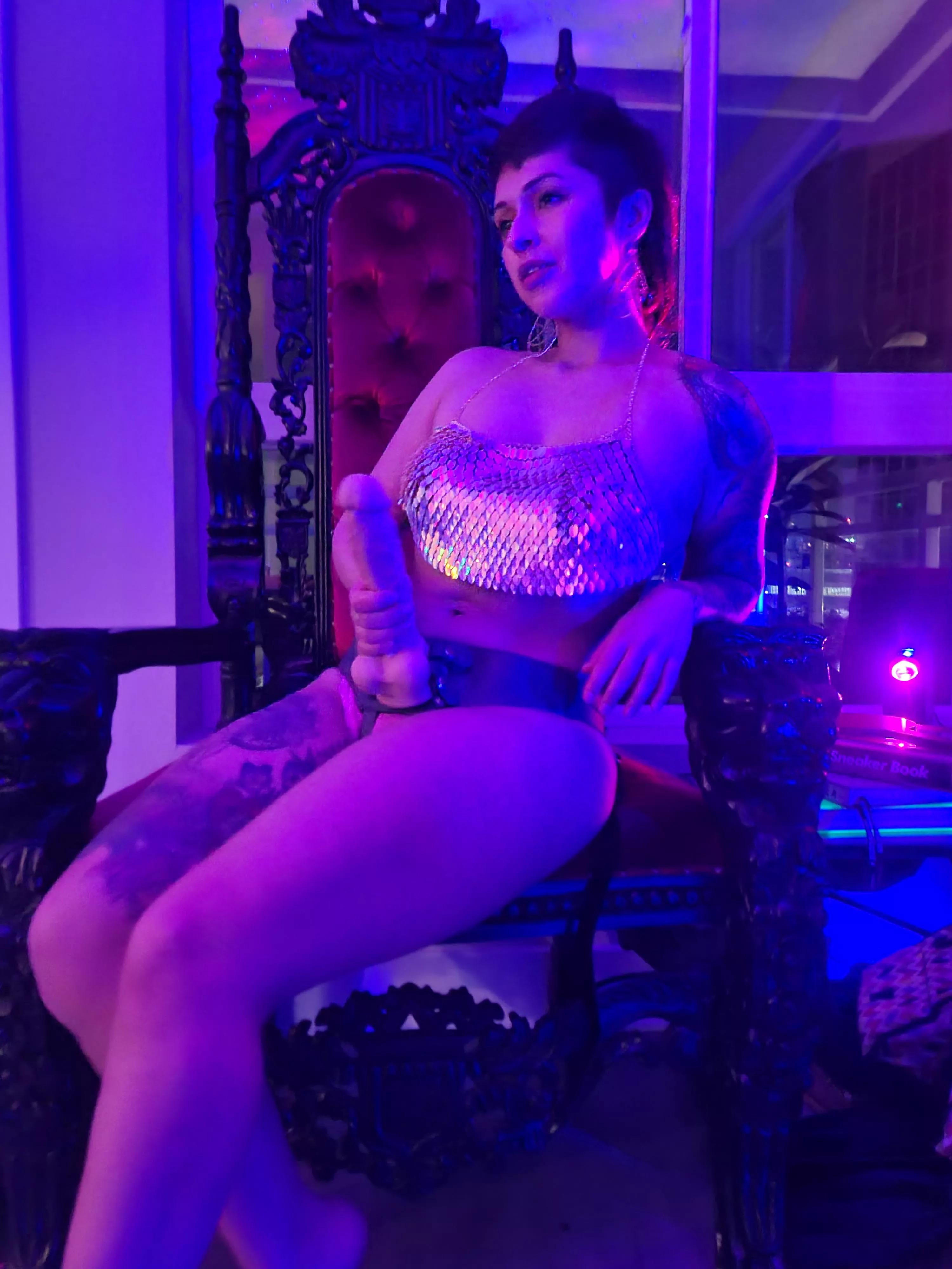 Suck My cock while I sit on My throne