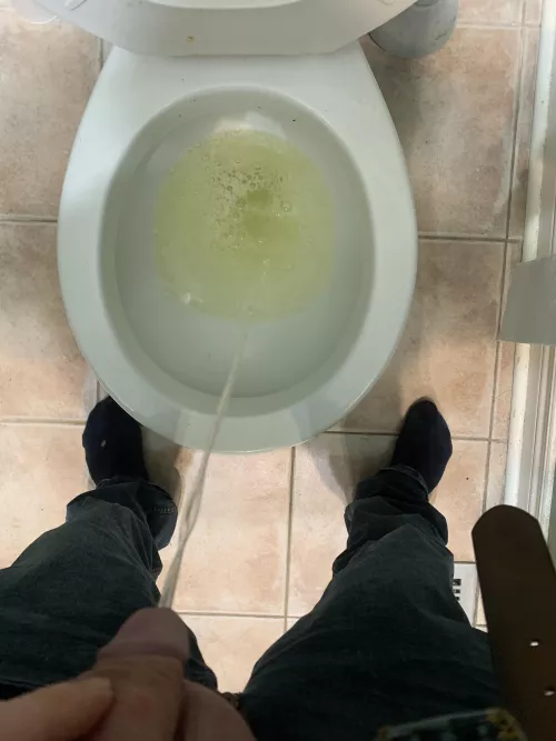 Tastes like lemonade it’s yellow enough too