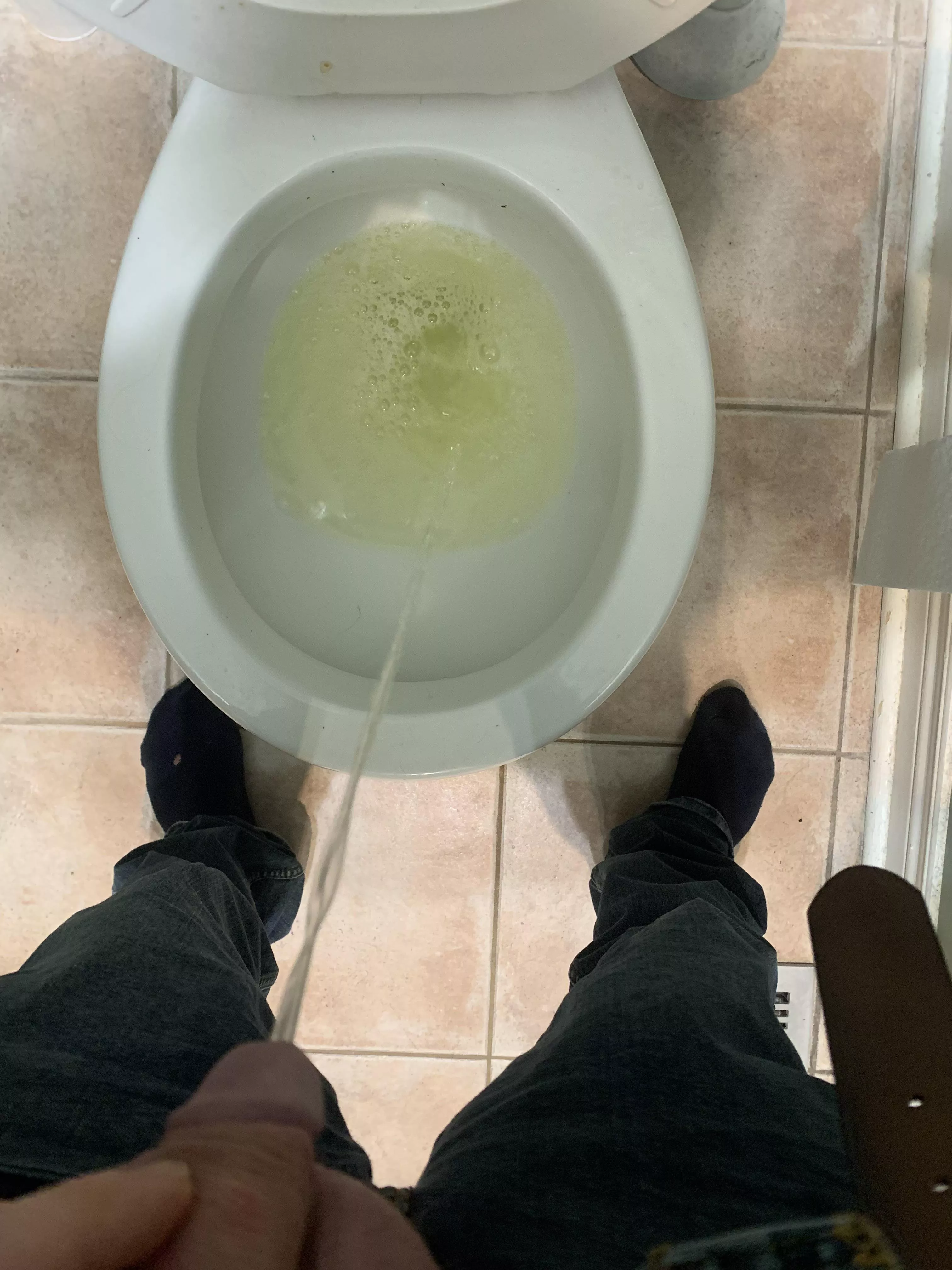 Tastes like lemonade it’s yellow enough too