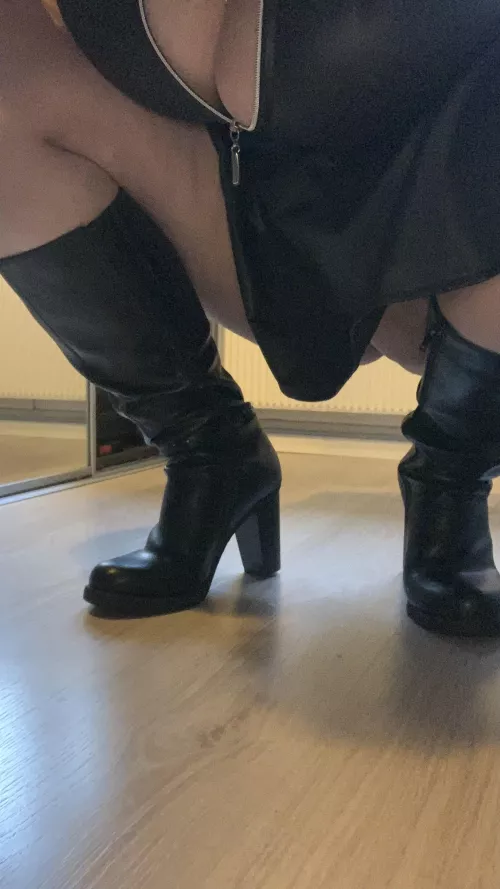 These new boots are made for walking all over you ❤️