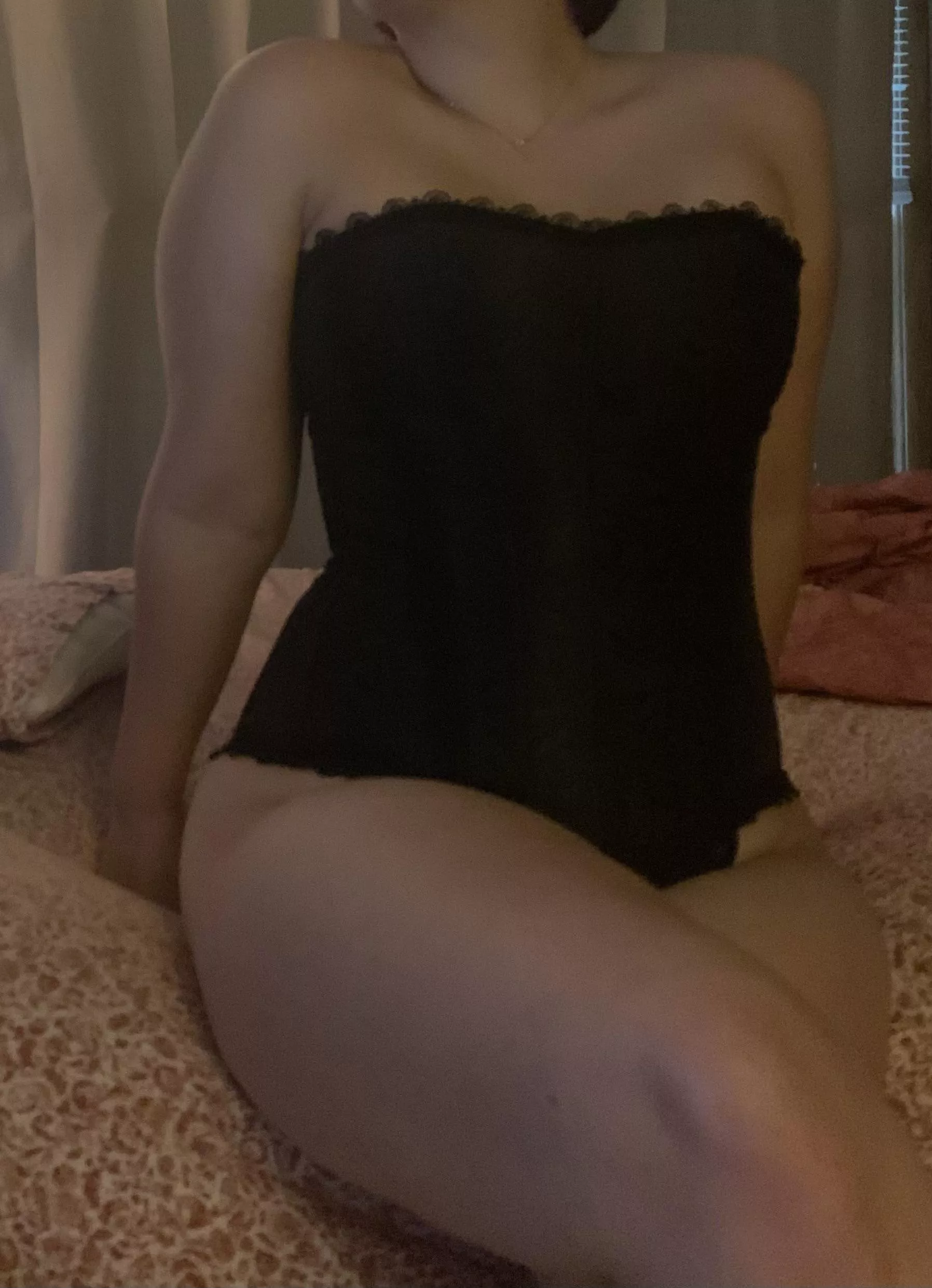 This corset feels to good to be used in , someone should see for themselves 😘😏