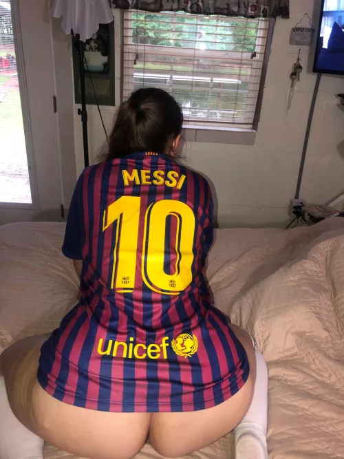 This jersey fits my curves well. Don’t you think 💭