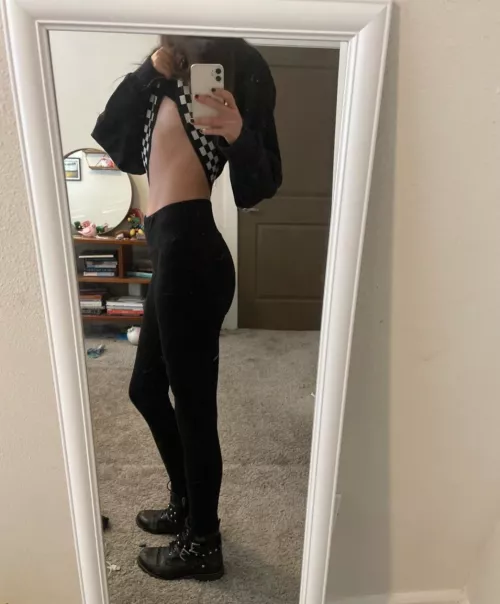 wanna see, rate and trib to my 27y gf on reddit?