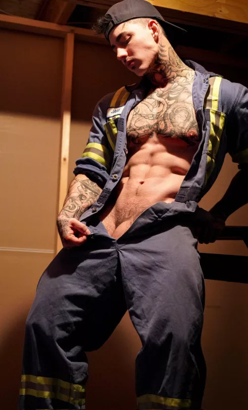 Wanna watch me whip out my huge cock?