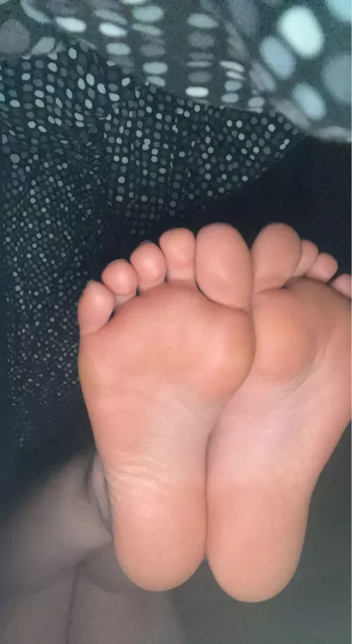 What would you do if you woke up to my soles in your face👅