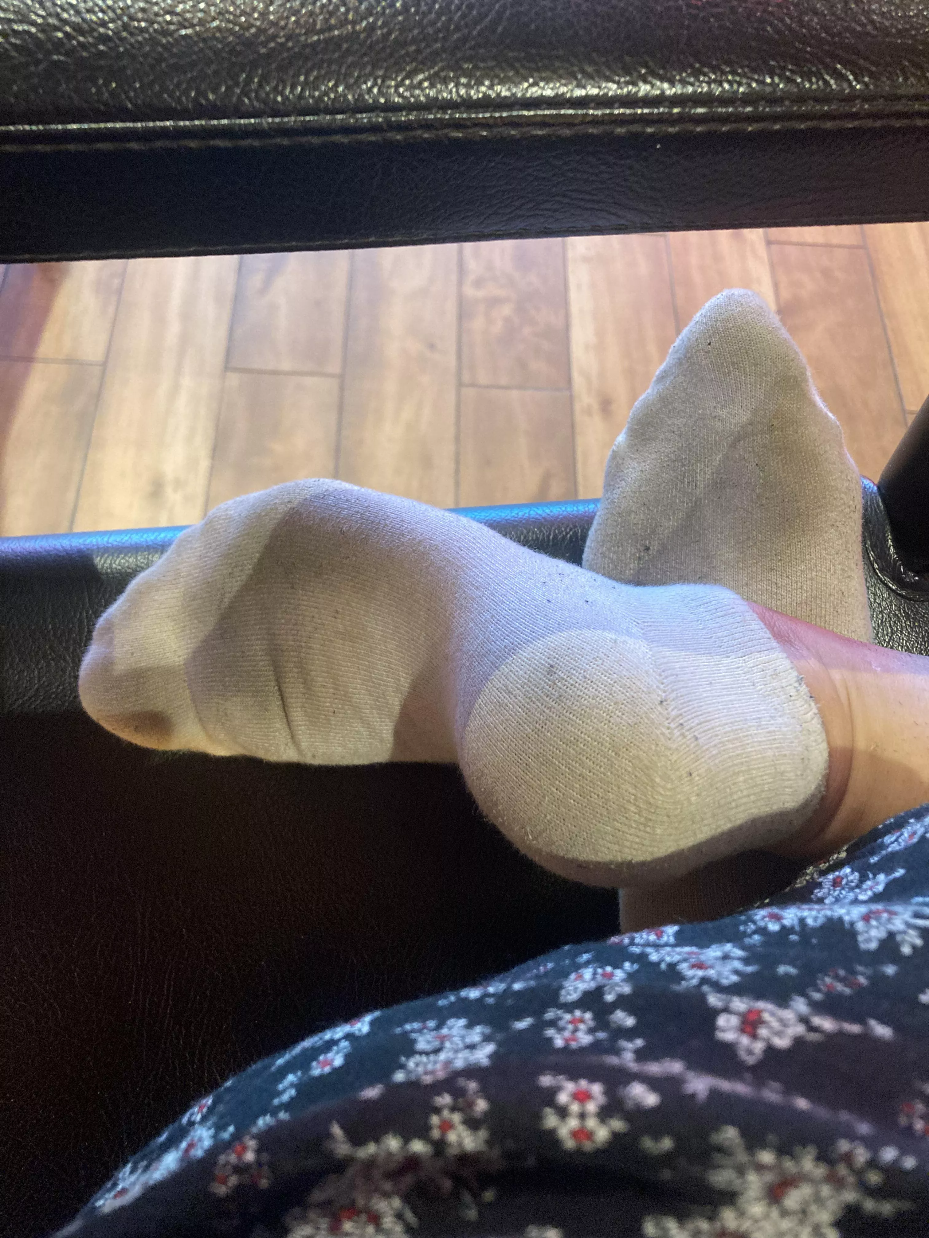 What’s your kink? 😛 panties? Videos? Socks? Pussy pops?