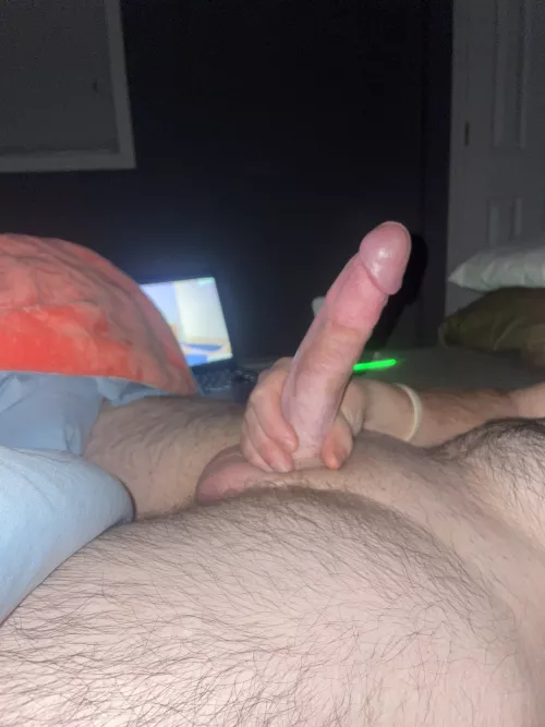 Who else likes to sleep naked? ;)