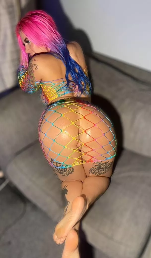 Who wants to use my [F]ishnets to wrap my throat and choke me while I get all my holes plugged 😈