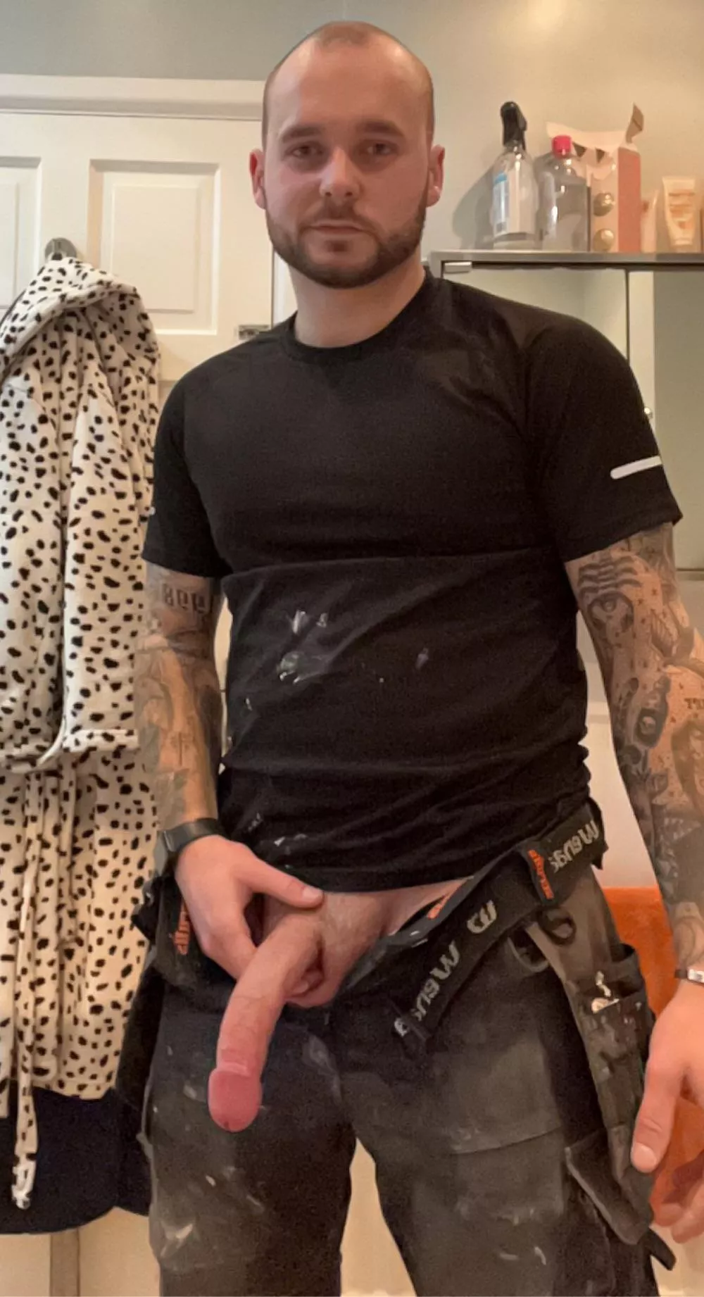 Would you fuck a big dick tradesman? 😈