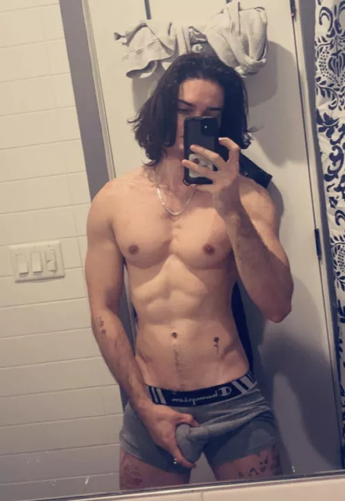 Would you join me in the shower🖤